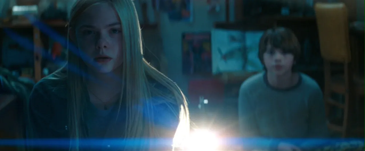 Film Super8 Exemple Flare bleu objectif anamorphique Ciné phone