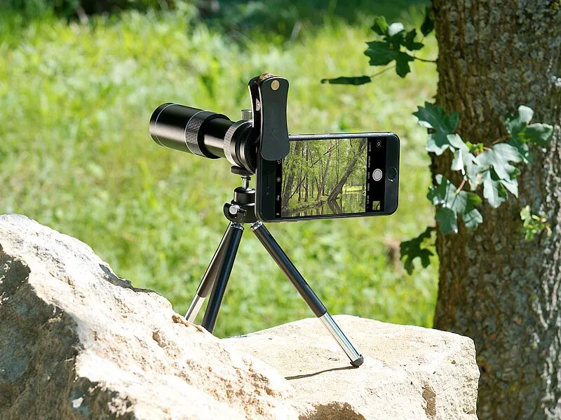 téléobjectif pour Smartphone filmant une forêt.