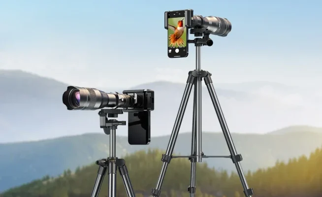 Téléobjectif ZoomVision Pro X60 pour téléphone portable sur trépied vue sur montagne