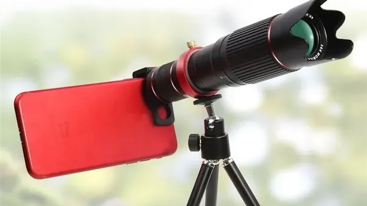 téléobjectif ZoomVision Pro X36 avec un iphone SE3 red