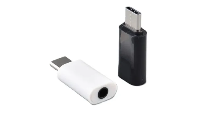 Adaptateur audio Usb-C vers Mini jack blanc et noir vu arrière